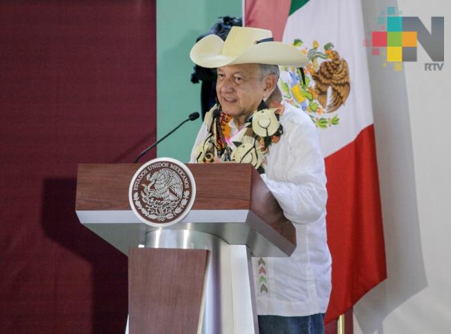 López Obrador inicia entrega de fertilizantes, pide evitar mercado negro