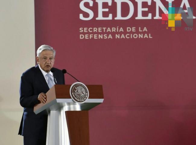 Participación del Ejército, decisiva para la paz del país: López Obrador