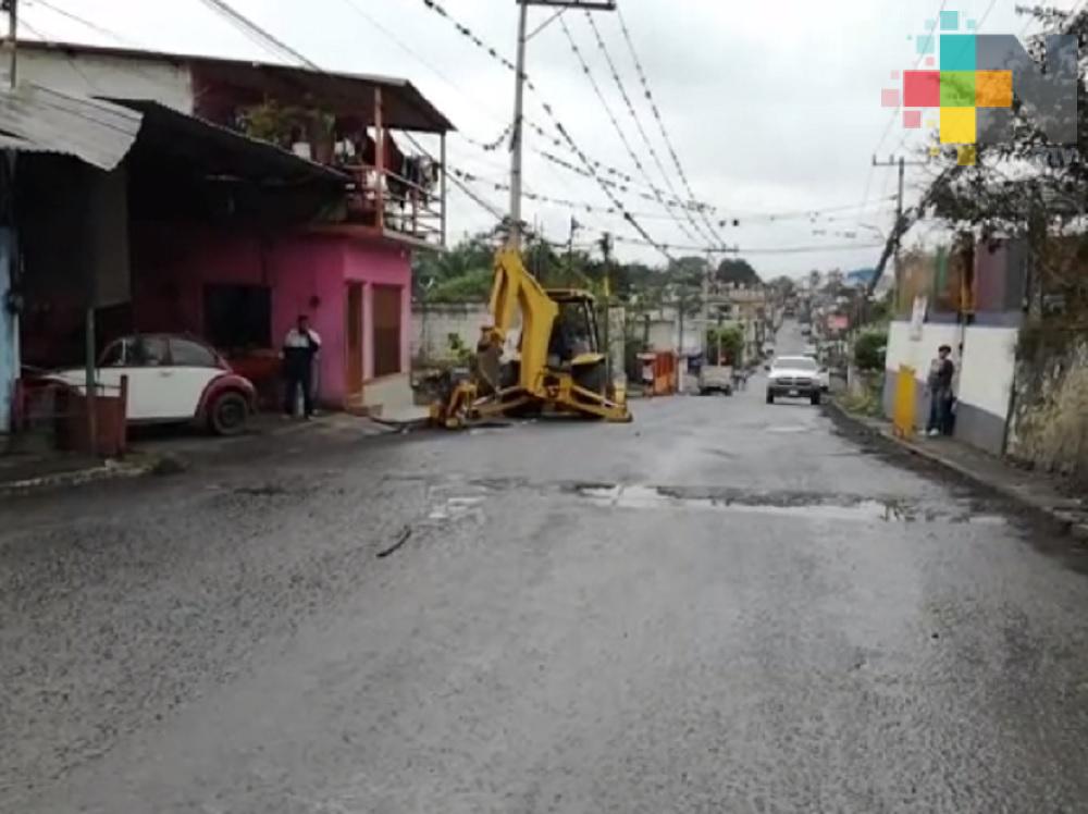 Esperan reiniciar obra de pavimentación en Atoyac tras integración de comité del Fonden