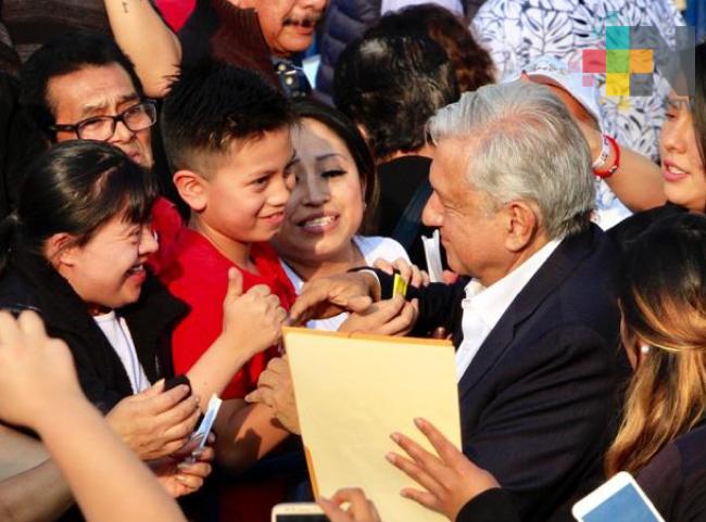 Terminó pesadilla neoliberal, ya no habrá estudiantes rechazados: López Obrador