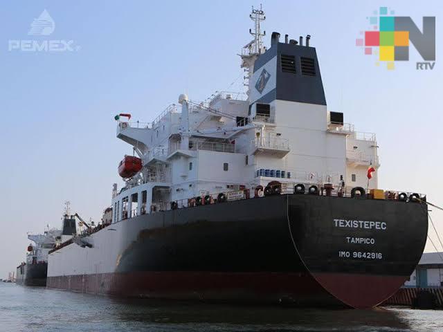 Tripulantes de buque-tanque son atendidos en Coatzacoalcos y Nanchital