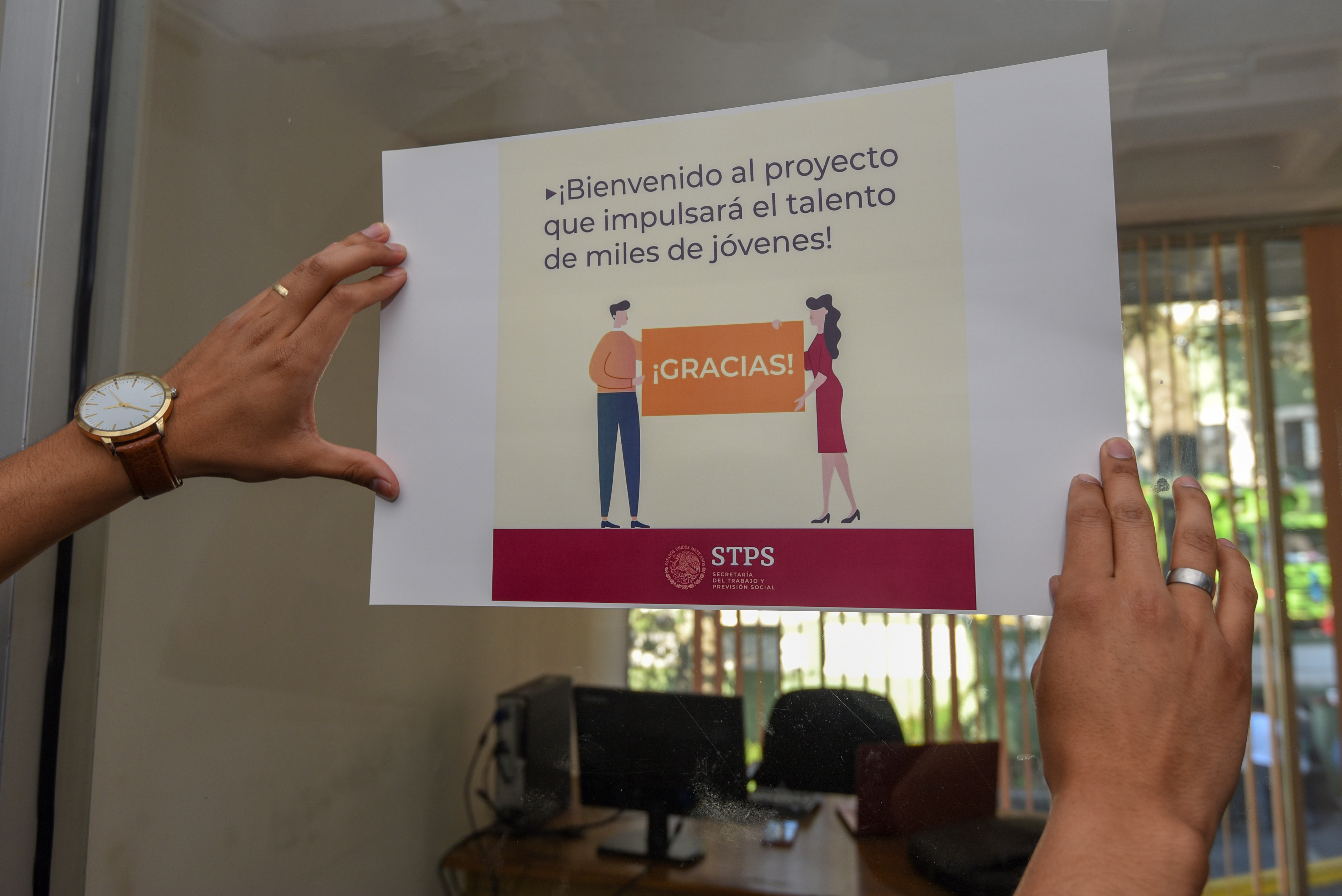 Entregarán a jóvenes xalapeños más de 6 mil 500 becas de capacitación