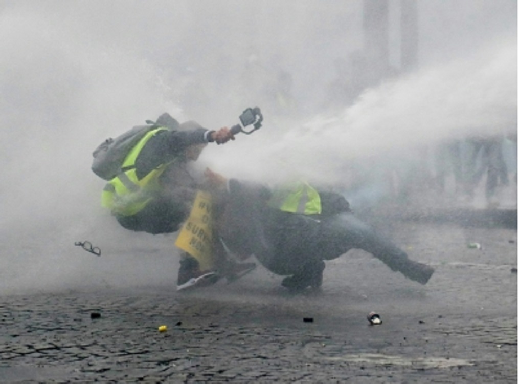 Choques, un ataque y un incidente marcan Acto XIV de chalecos amarillos