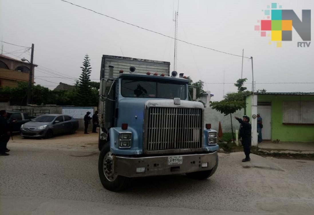 Continúan casos de migrantes que viajan hacinados en unidades de carga