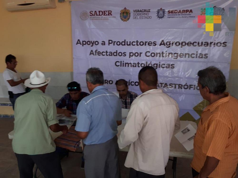 Entrega Sedarpa seguro catastrófico en Manlio Fabio Altamirano