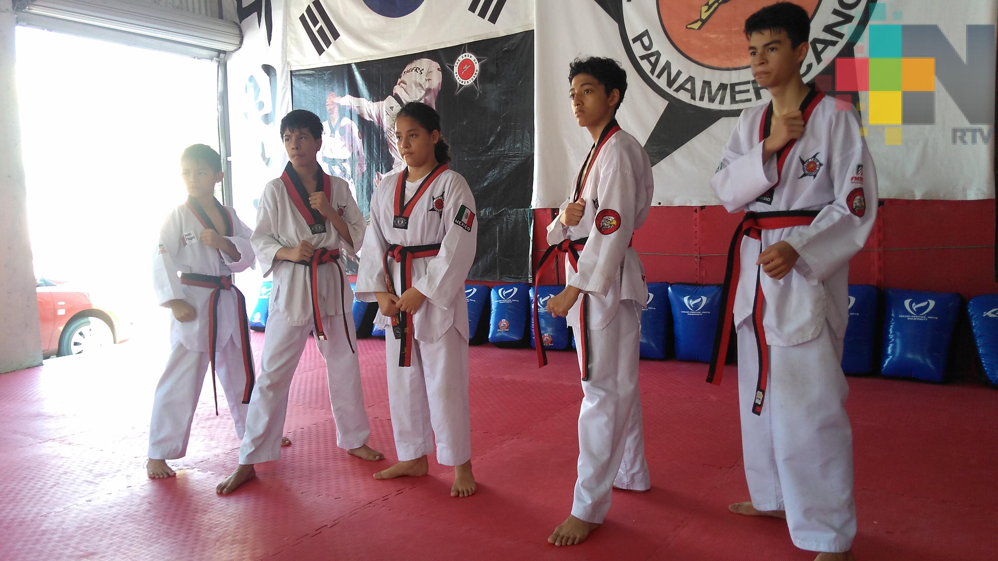 Taekwondoínes de Coatzacoalcos rumbo a Juegos Nacionales Escolares