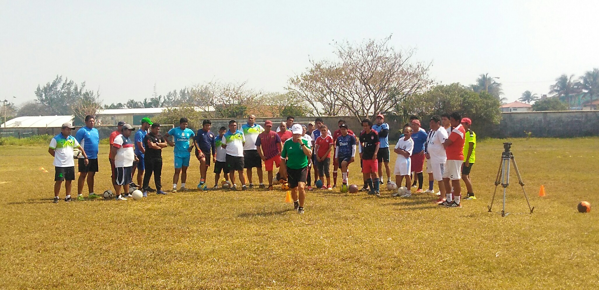 Realizaron con éxito curso de entrenadores de futbol