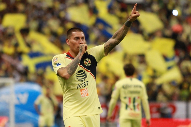 Con doblete de Castillo, América vence 3-0 a Lobos BUAP