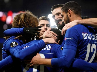 Chelsea gana 2-1 en últimos minutos ante Cardiff en Liga Premier
