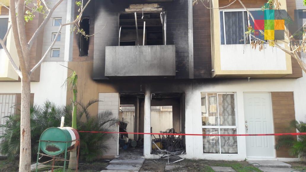 Vecinos sofocan incendio de vivienda en Medellín de Bravo