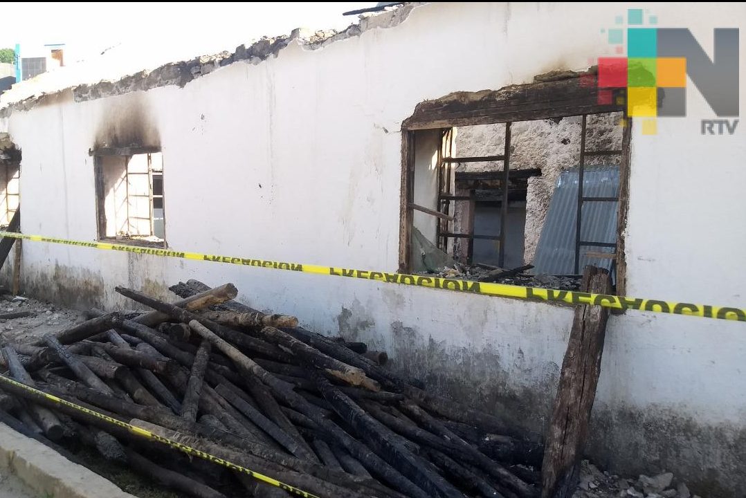 Se registran incendios en iglesia y área forestal en Zacualpan
