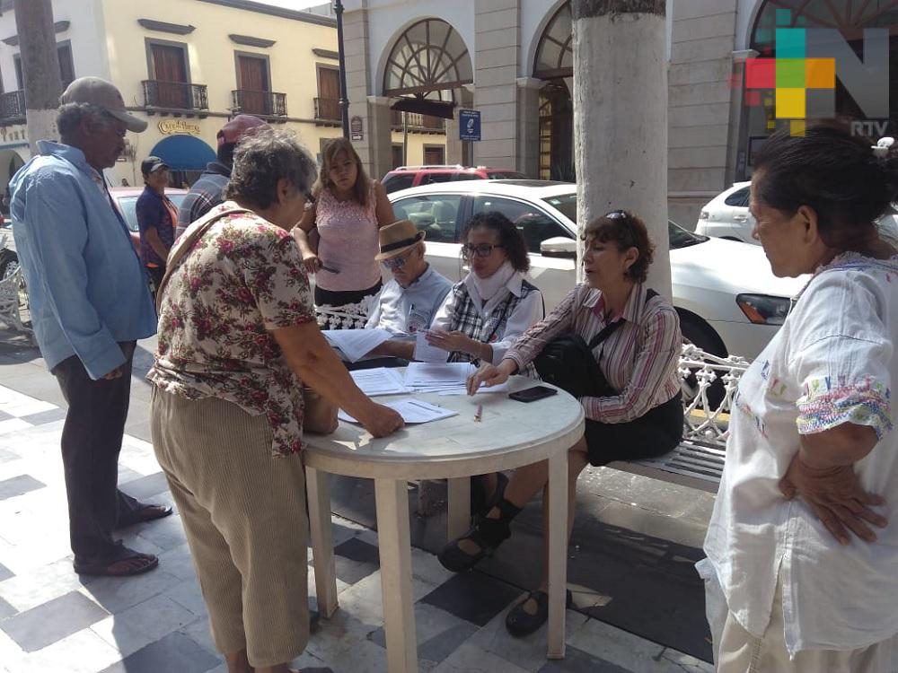 Instalan mesas para recibir quejas contra Grupo MAS