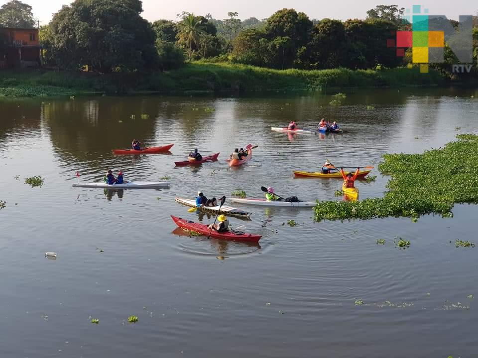 Implementan práctica del kayak como una actividad ecoturística en Minatitlán