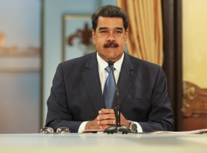 Maduro llama a decidir entre «ser Patria o ser colonia»