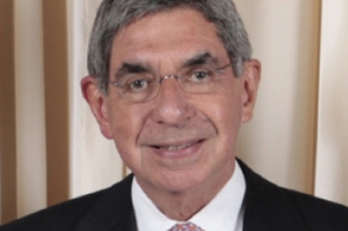 El Nobel Óscar Arias acusado por violación, niega los hechos