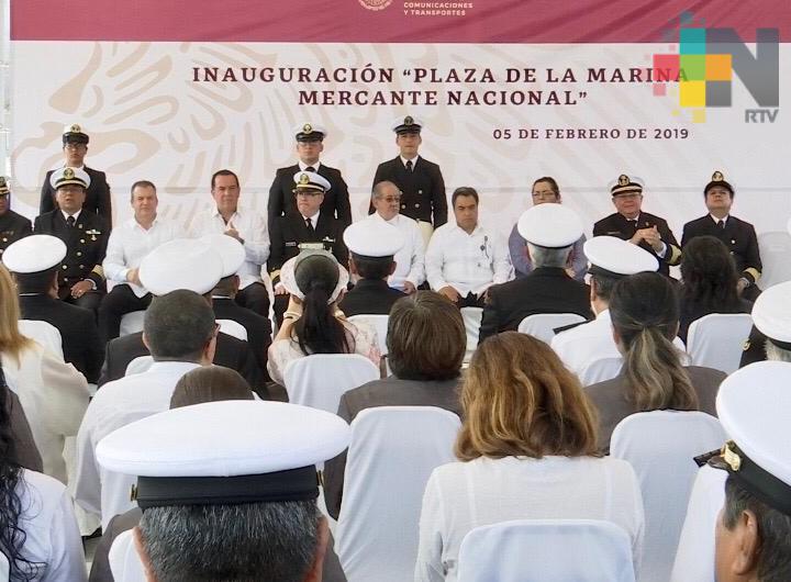 Inauguran plaza Marina Mercante en municipio de Veracruz