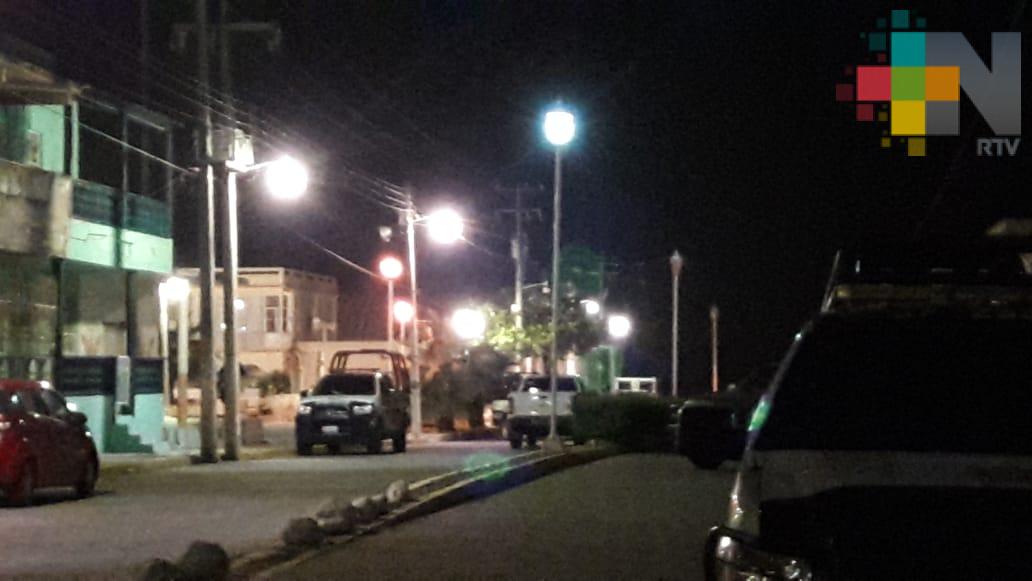 Comando armado ataca a policías municipales de San Juan Evangelista
