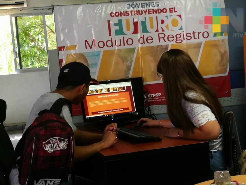 Jóvenes Construyendo el Futuro realiza más de 500 registros a la semana en Coatzacoalcos