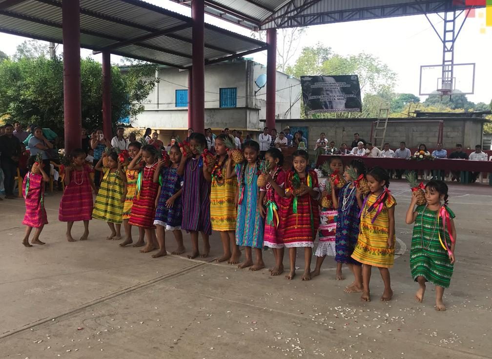 Celebran del Día Internacional de las Lenguas Maternas en Santiago Xochiapan