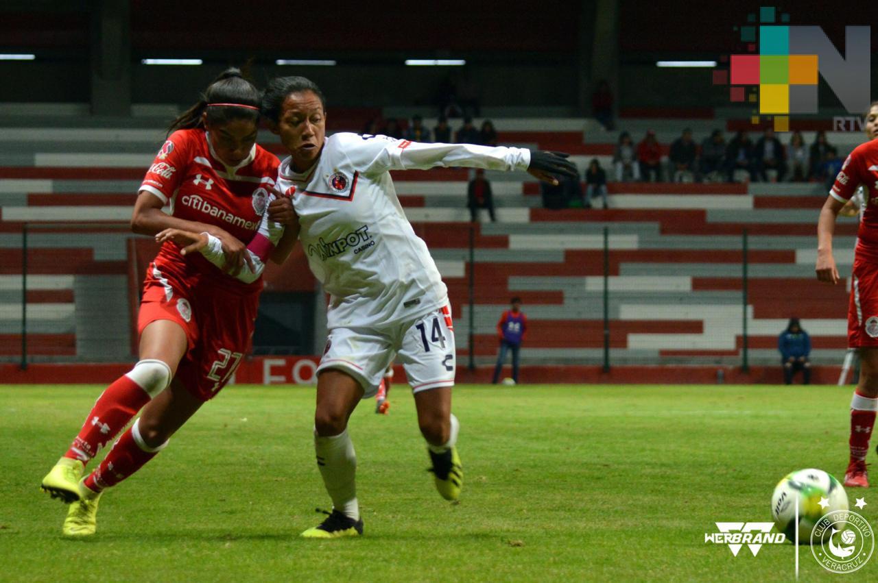 Tiburones Rojos Femenil vencen al Toluca en el infierno