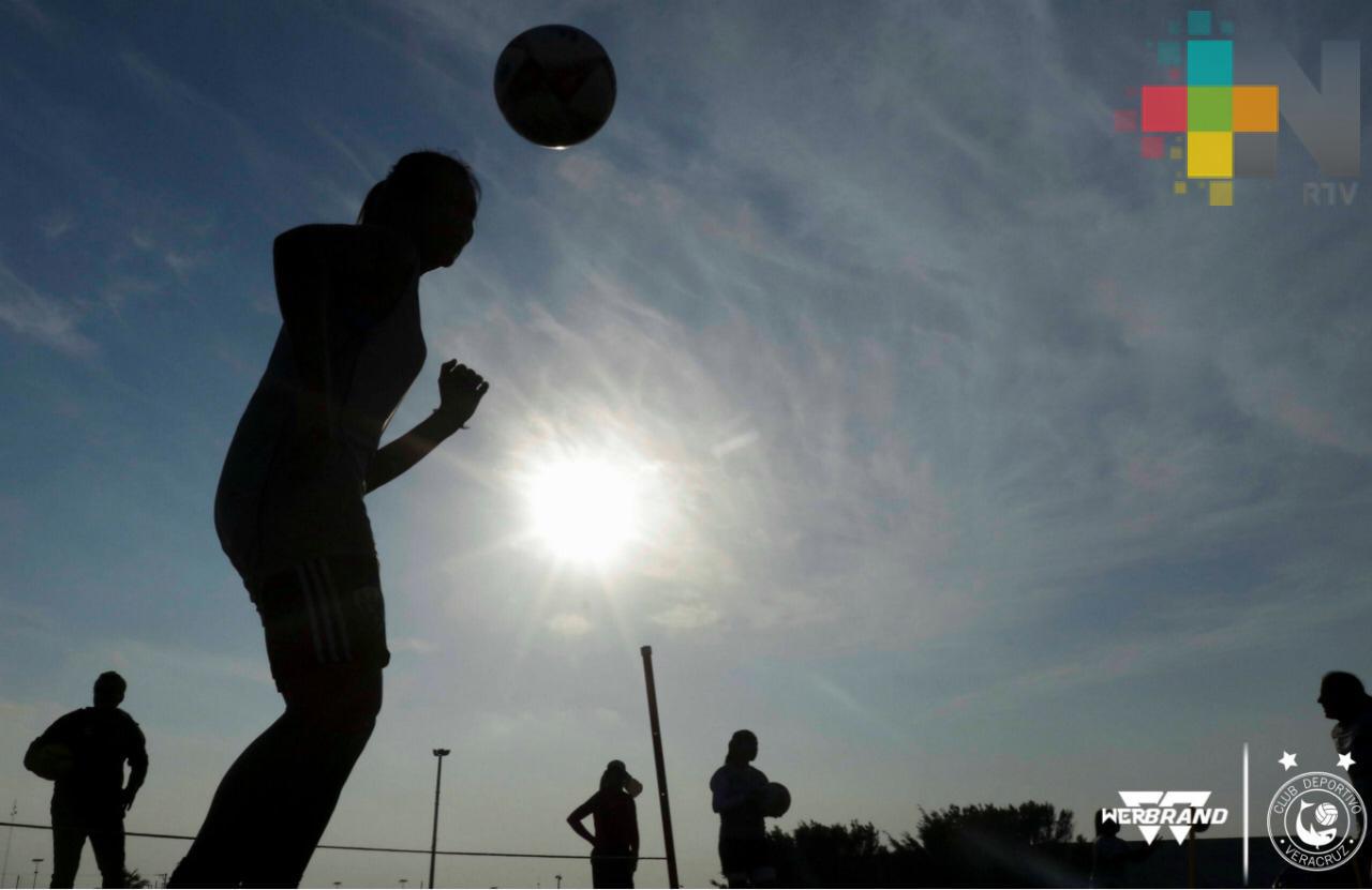 Tiburones Rojos Femenil se alistan para recibir al América