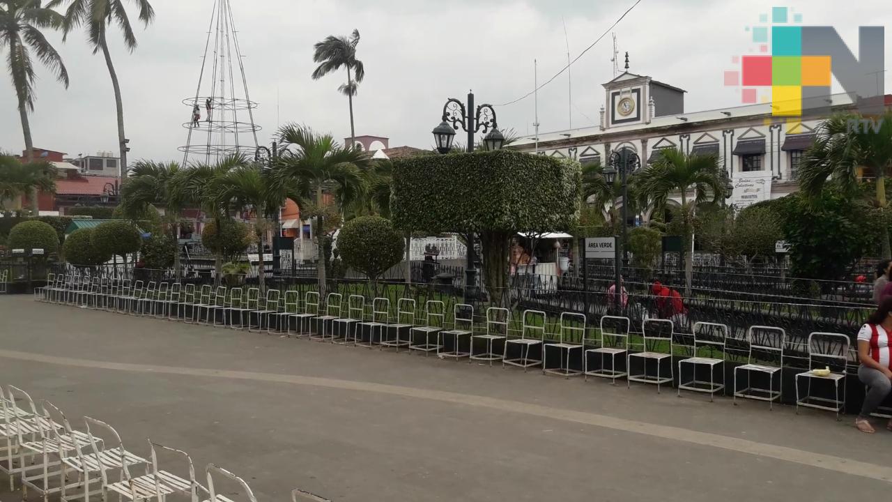 Ahora cierran el parque de Tlapacoyan con alambre