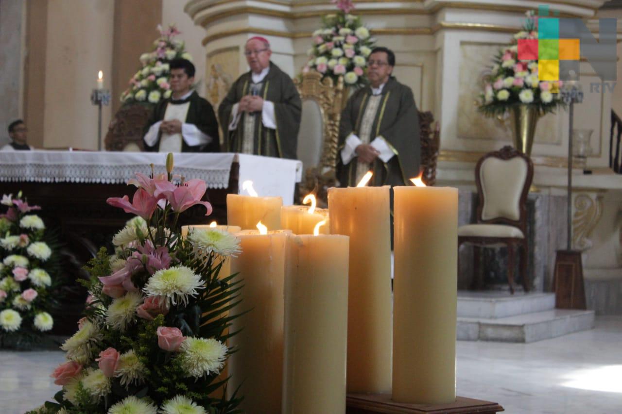 Catedral de Veracruz brinda celebraciones fúnebres a través de videollamadas