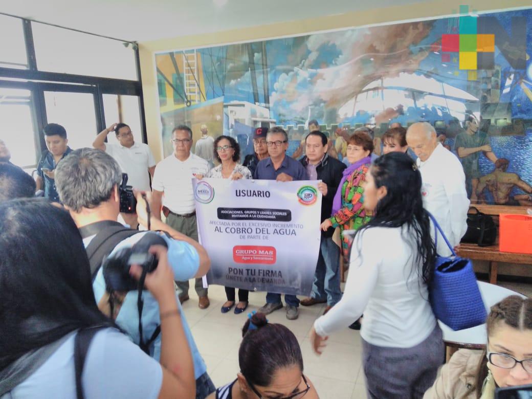 Agua potable que suministra Grupo MAS incumple con NOM, señalan vecinos del fraccionamiento Floresta