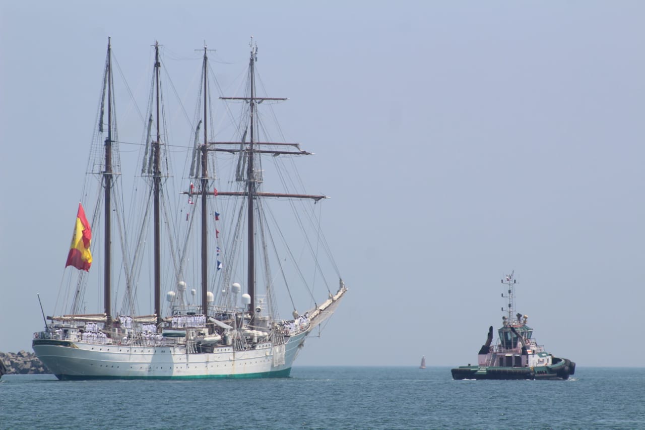 Partió el buque español “Juan Sebastián Elcano”