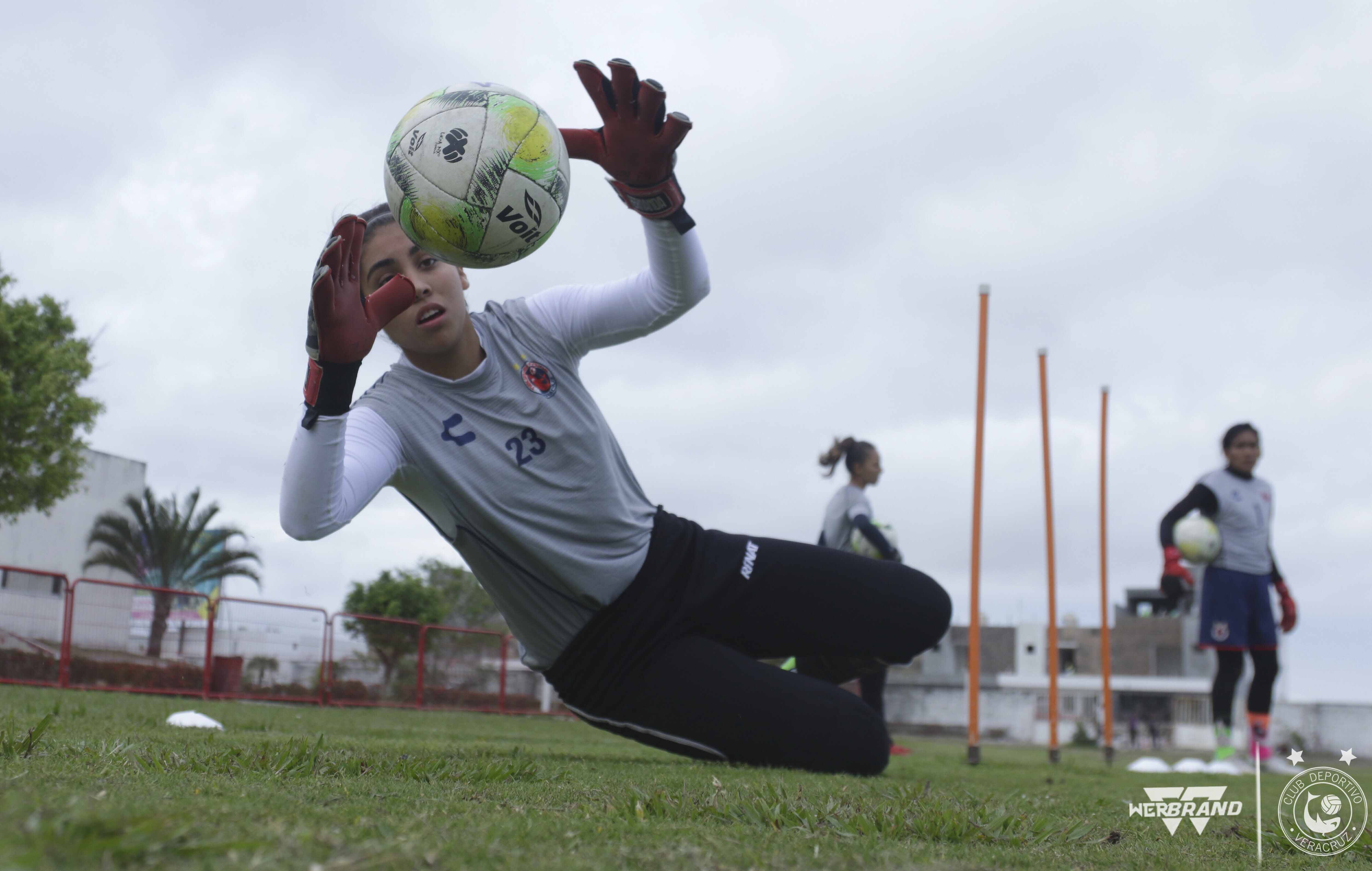 Tiburonas Rojas se enfocan en su visita a Pachuca
