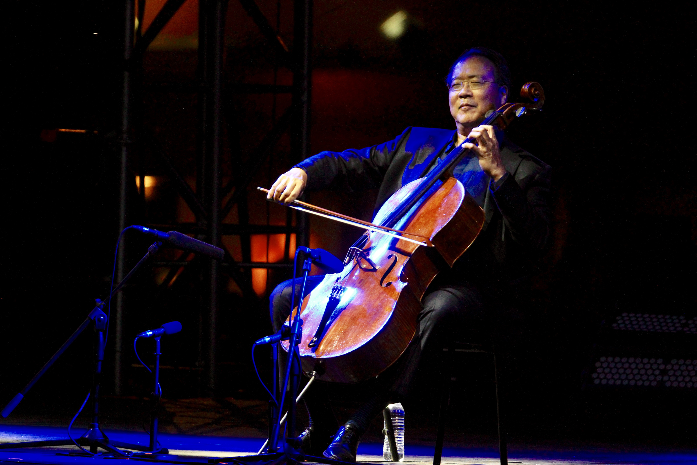 Chelista Yo-Yo Ma cautiva a miles de mexicanos con música de Bach