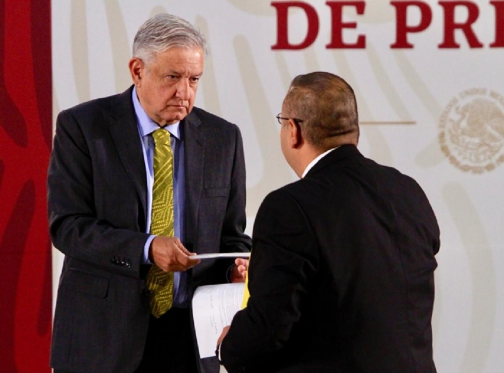 Padres de Mario Aburto piden a López Obrador reabrir el caso Colosio