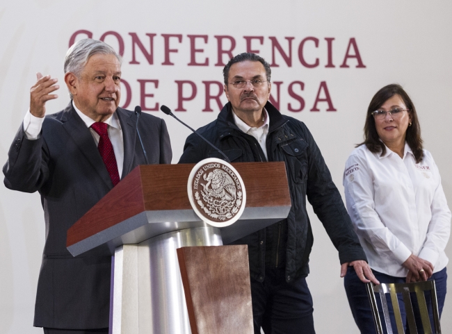 Gobierno respetará contratos con particulares para extraer petróleo: López Obrador