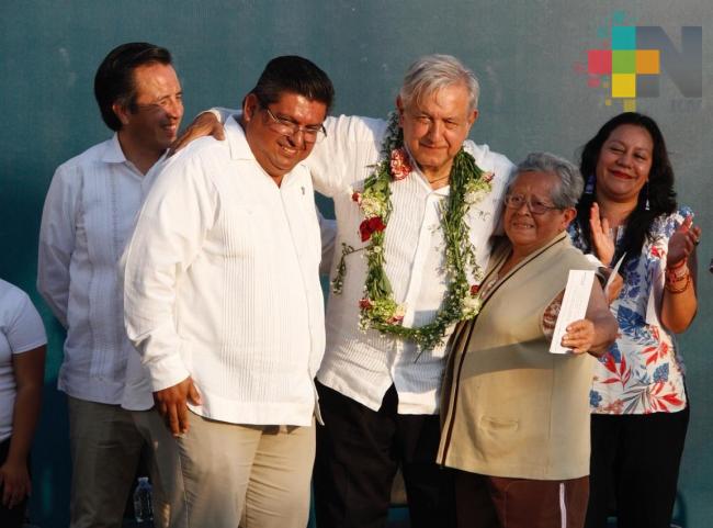 Rescataremos a Pemex y a la CFE, sostiene López Obrador