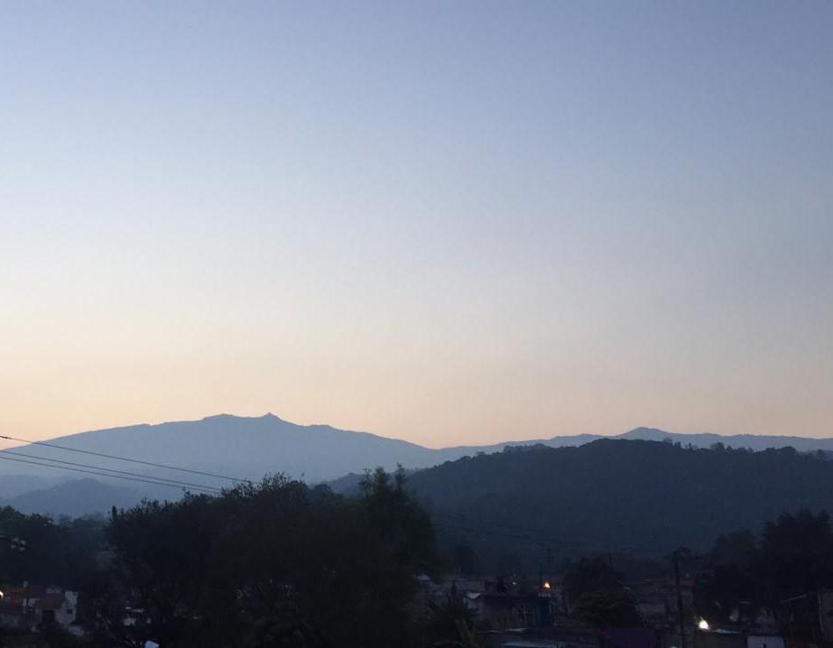 Atardecer en Coatepec con vista al Cofre de Perote