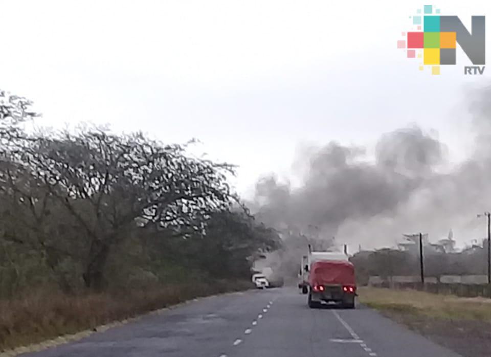 Fuerte operativo en la carretera Córdoba-La Tinaja tras bloqueos e incendio de vehículos
