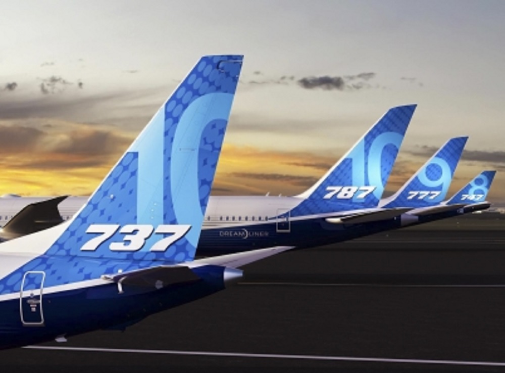 Cede Boeing a presión internacional y aterriza su flota de aviones 737