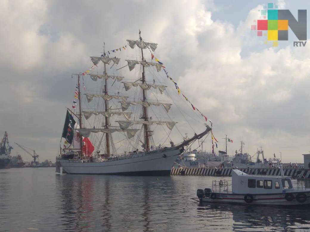 Arriba a Veracruz el Buque Escuela Cuauhtémoc