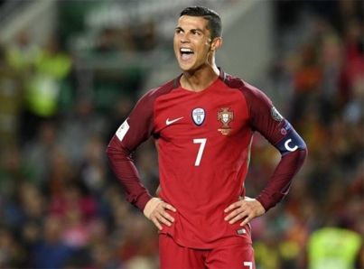 Cristiano Ronaldo sale lesionado del empate entre Portugal y Serbia