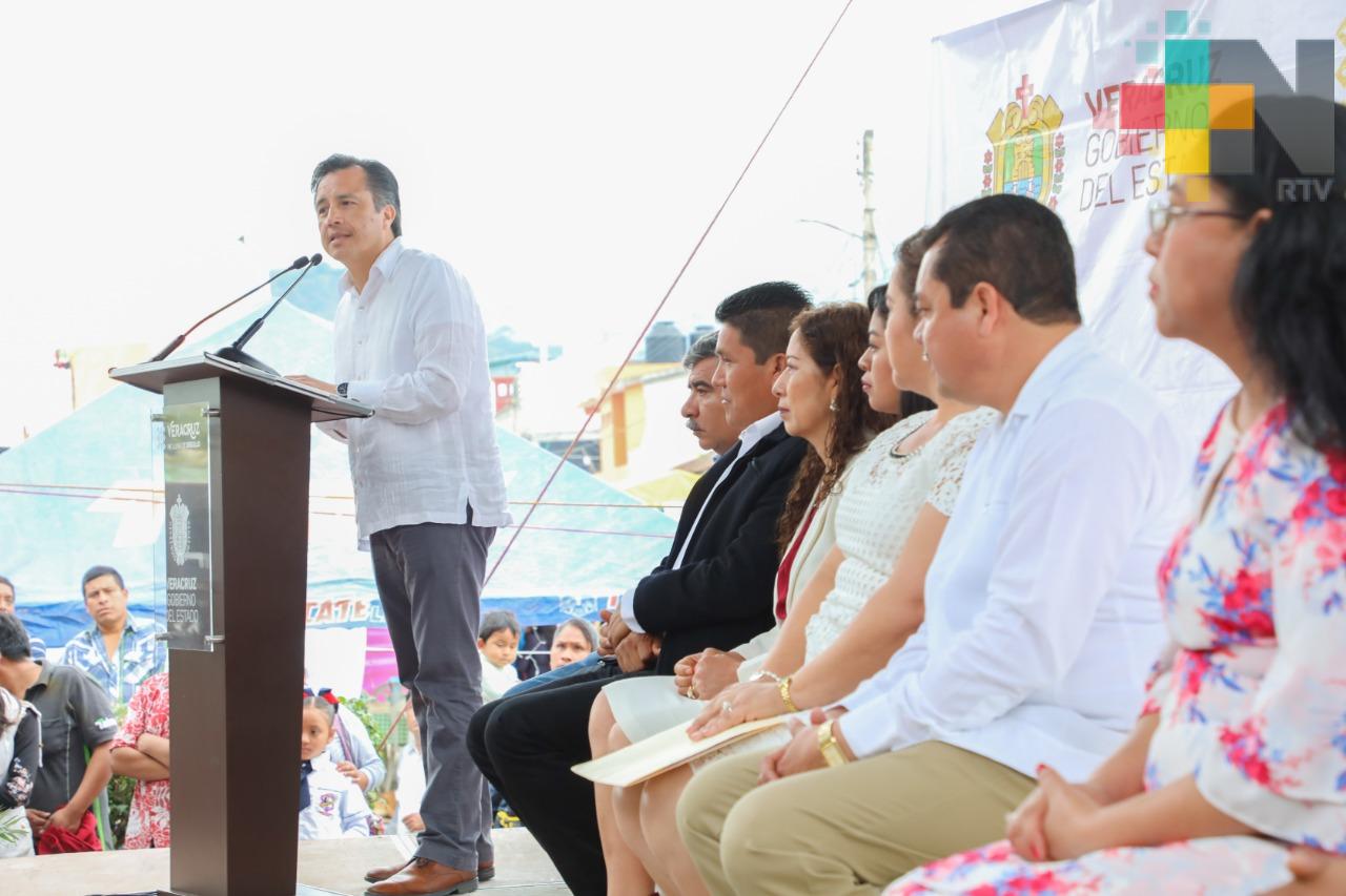 Anuncia Cuitláhuac García construcción de la carretera Tlachichilco-Zacualpan