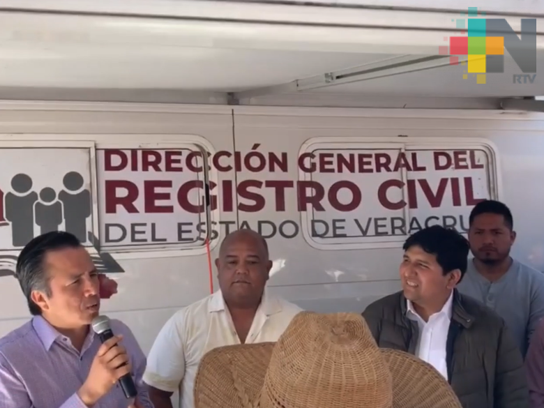 Arribó el gobernador Cuitláhuac García Jiménez a Zacualpan, en forma inesperada