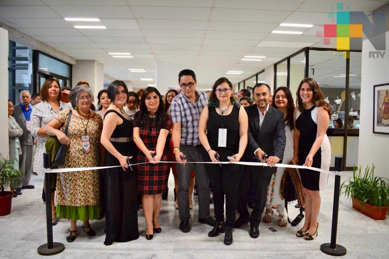 Inauguran exposición “Desde la raíz hasta el vuelo” mujeres ilustrando mujeres