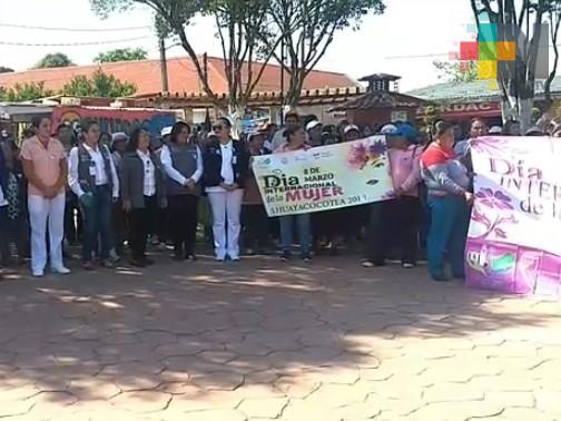 Con una marcha conmemoran Día Internacional de la Mujer en Huayacocotla