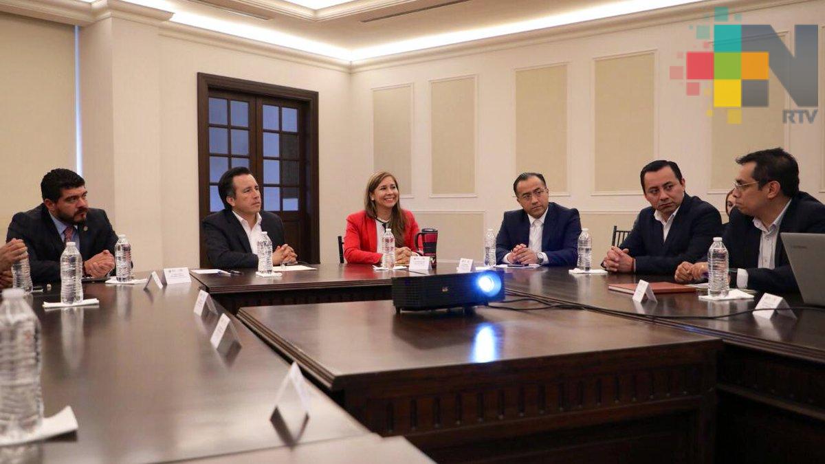 Diseña el gobernador Cuitláhuac García nuevo modelo de becas en Veracruz