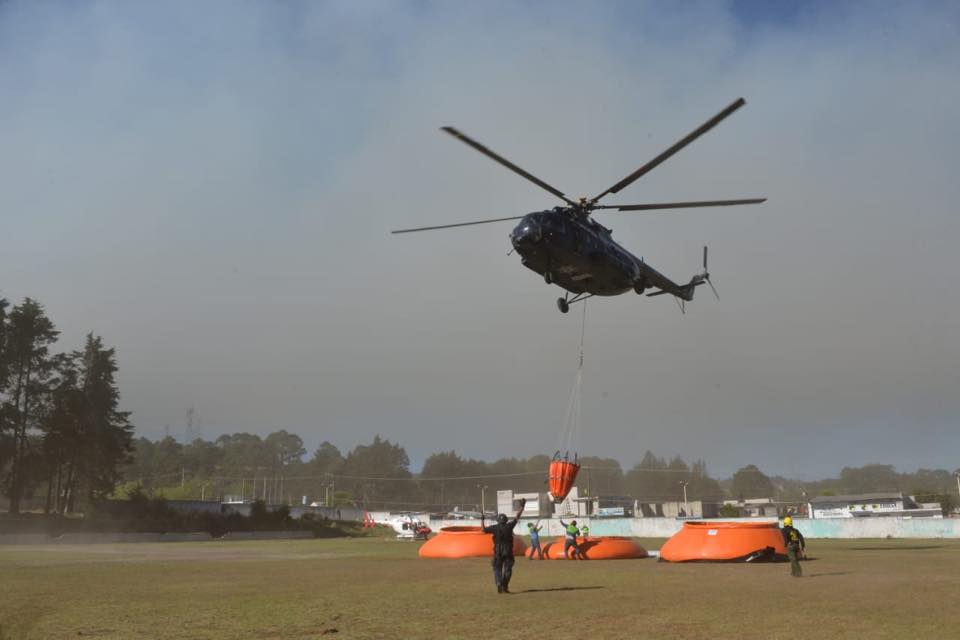 A temprana hora reanudaron labores para sofocar el incendio: Cuitláhuac García