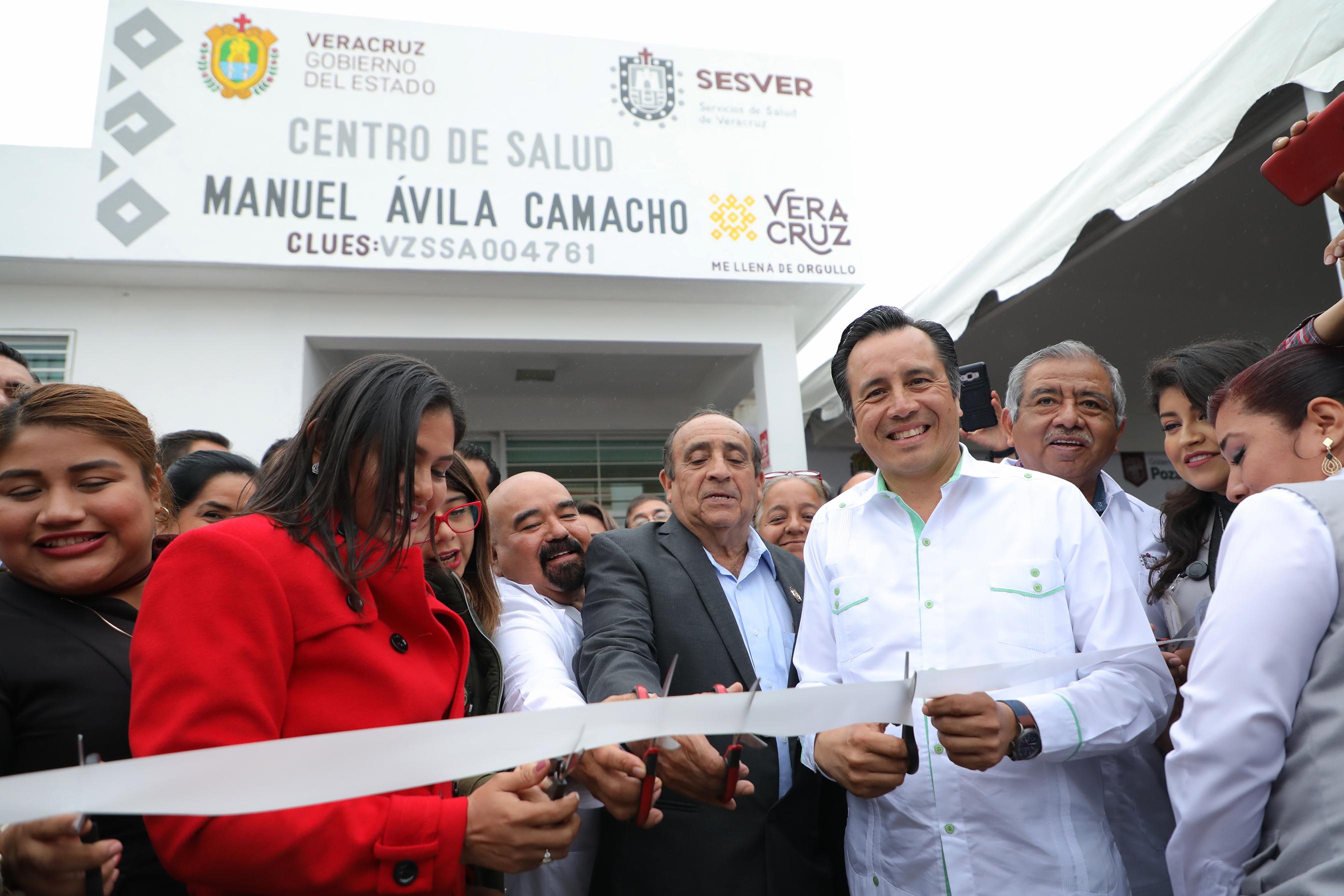 Inaugura Gobernador el Centro de Salud de Poza Rica
