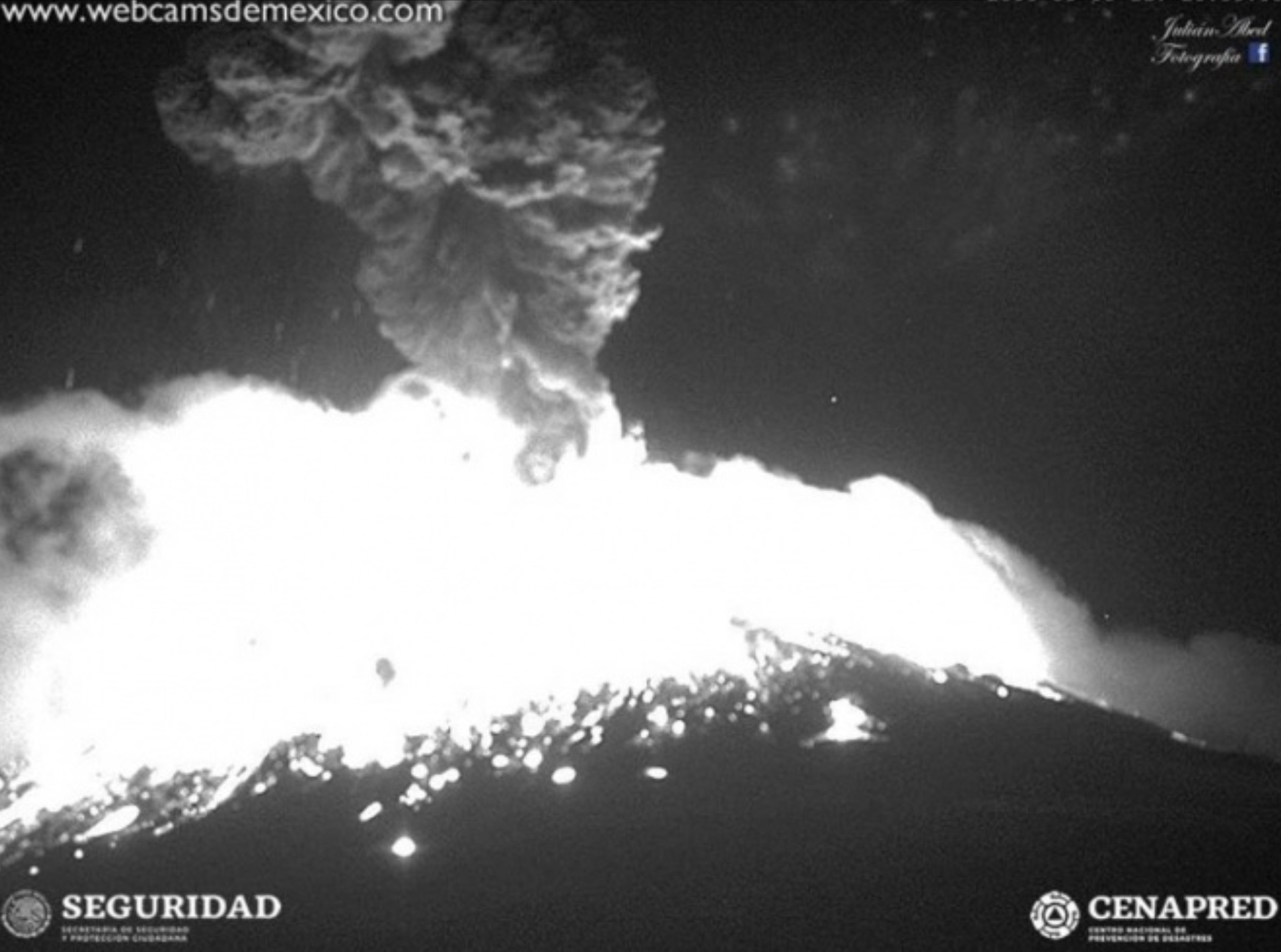 Registran fuerte explosión del volcán Popocatépetl