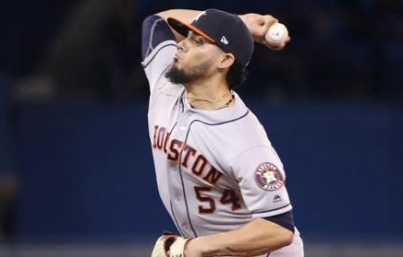 Relevista mexicano Osuna participa en victoria de Astros