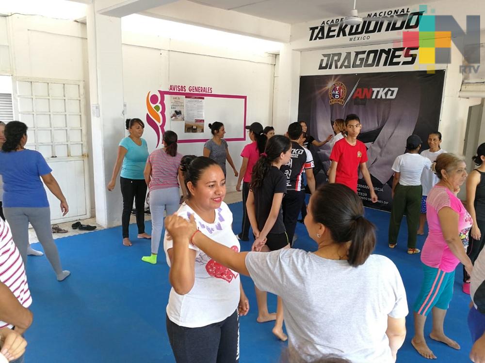 Imparten taller de defensa personal para mujeres en Coatzacoalcos