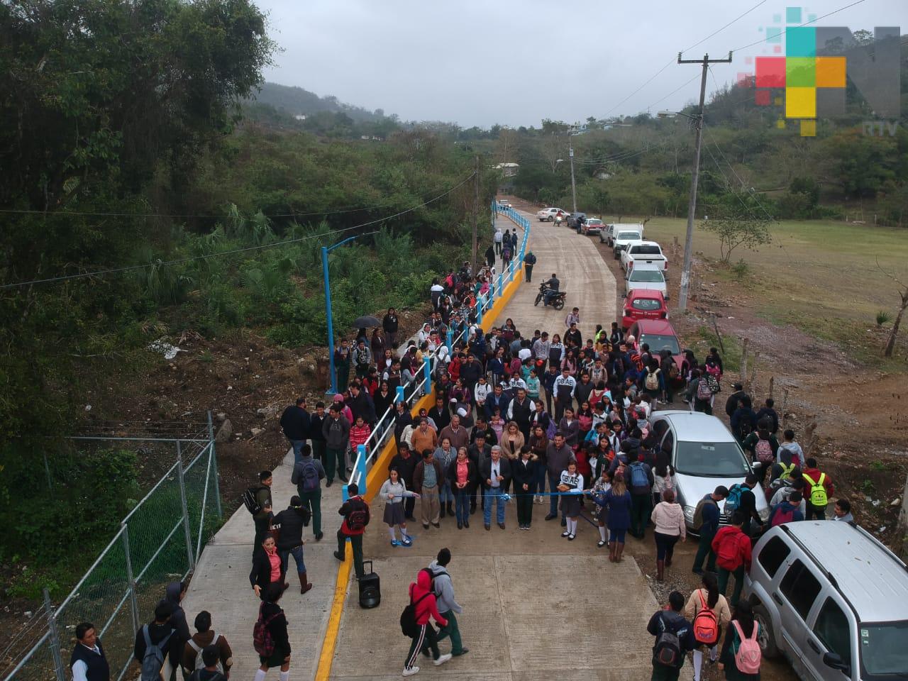 Inauguran calle que da acceso al COBAEV de Tantoyuca